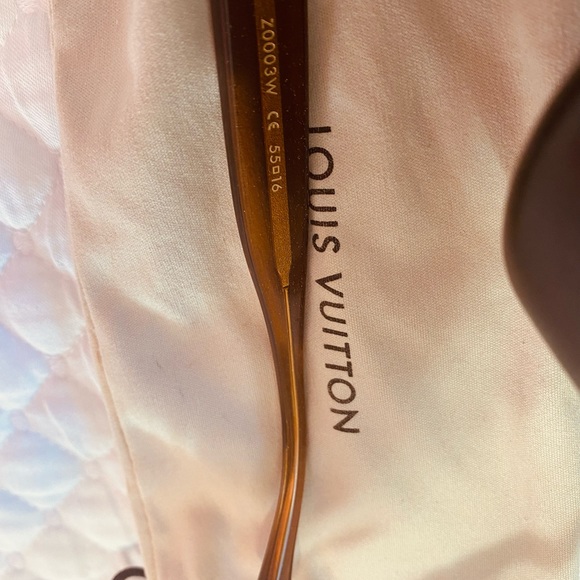 AUTHENTIC Louis Vuitton sunglasses - Picture 6 of 7